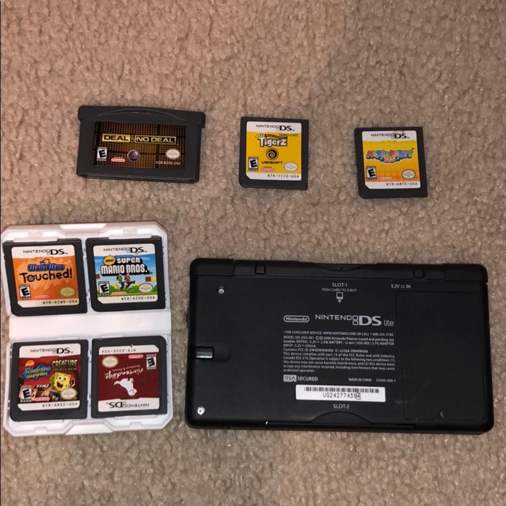 Nintendo DS Lite with 7 games